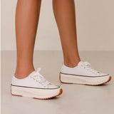 Taylor Sneakers in White